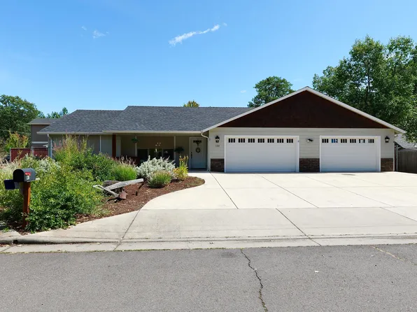 130 Holly St, Shady Cove, OR 97539
