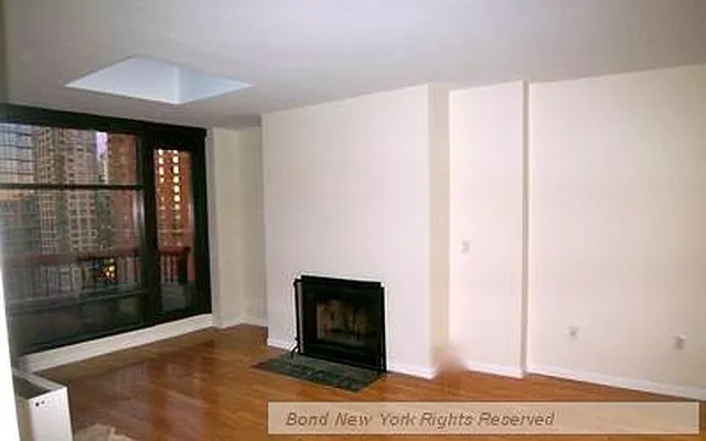 Rented by Bond New York | media 16