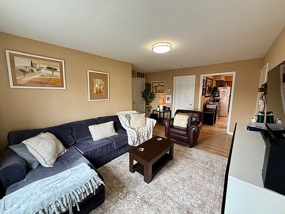 2nd image of 30 Old York Rd APT C