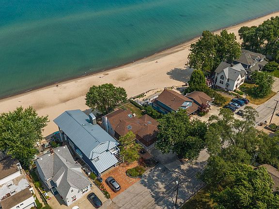 2nd image of 2006 Lake Shore Dr