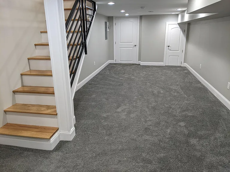 922 Catharine St — Photo 31