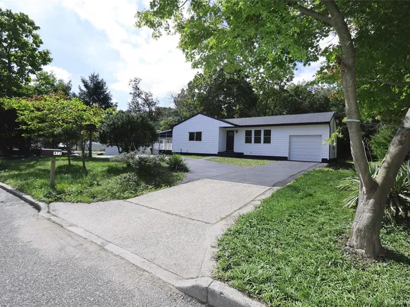 472 Nichols Road, Hauppauge, NY 11788