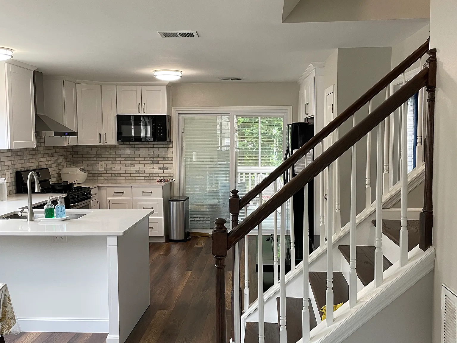 3 bed, 2.5 bath, 1500 sqft, $2,995 — Photo 3