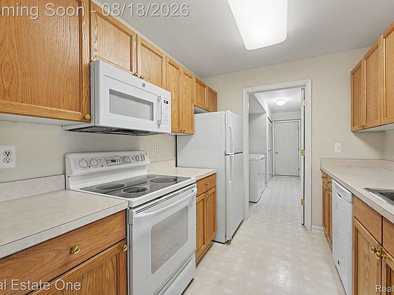 2nd image of 4576 Berkshire Dr #24