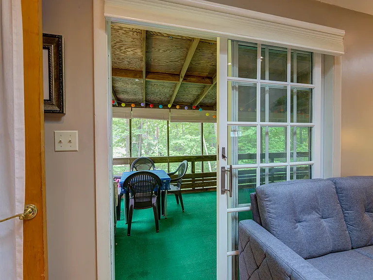 90 Chestnut Rd — Photo 35