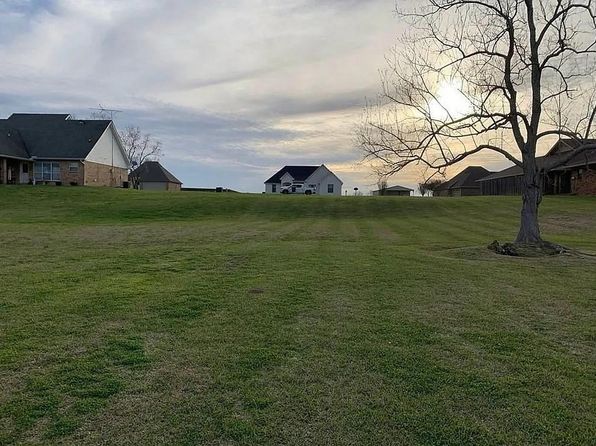 314 Riverview Dr #27, Natchez, LA 71456