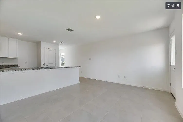 3 bed, 2.5 bath, 1220 sqft, $1,795 — Photo 2