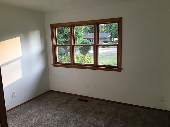 5th image of 201 Moorewood Ave