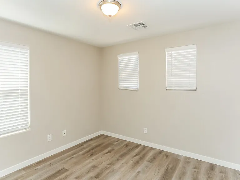 10813 Cape Shore Ave — Photo 11