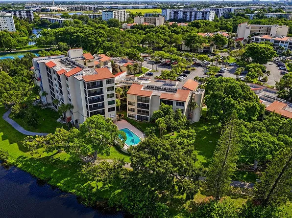 2322 S Cypress Bend Drive #311, Pompano Beach, FL 33069