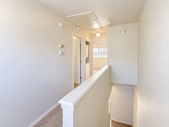 5th image of 900 W Mulberry St APT 2