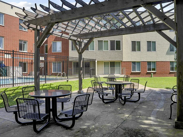 Quail Ridge Apartments — Photo 7