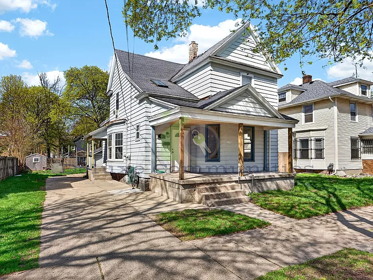 851 Worden St SE — Photo 3