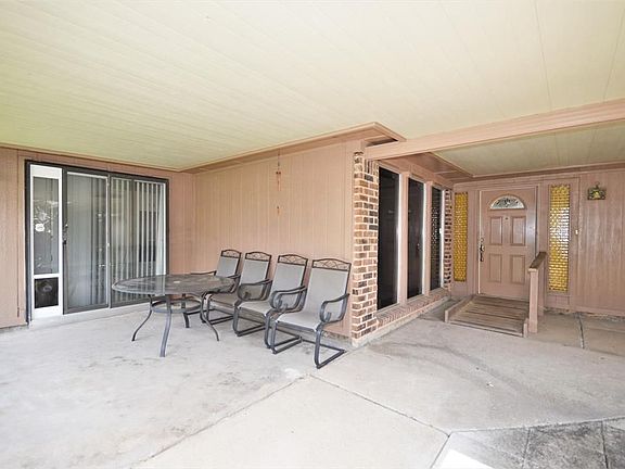 3rd image of 15707 Parksley Dr