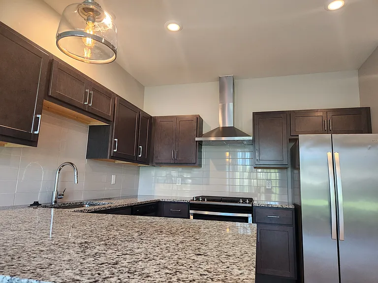 Hanover Townhomes — Photo 8