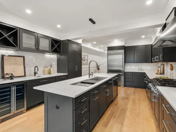 117 High St, Charlestown, MA 02129