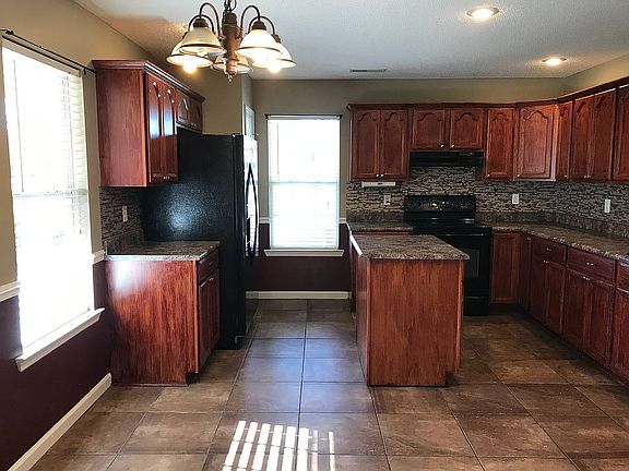 5th image of 117 Fox Haven Ln