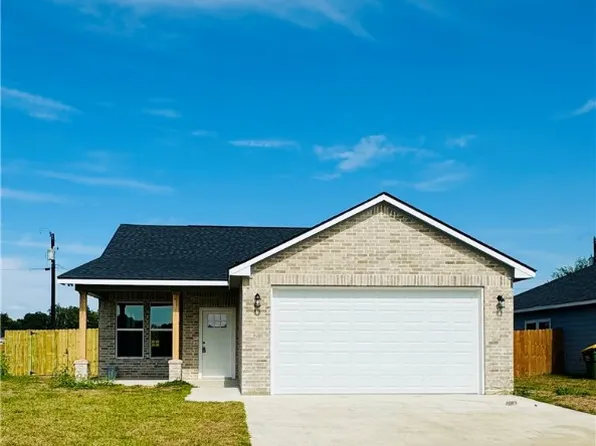 1605 Hackberry St, Hearne, TX 77859