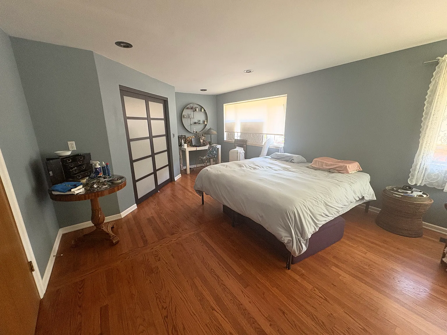 2 bed, 1300 sqft, $3,300 — Photo 4