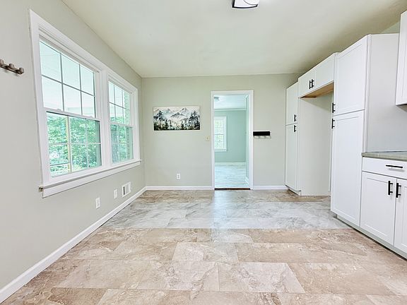 4th image of 836 Delverton Rd