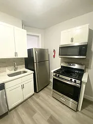 5004-08 Palisade Avenue