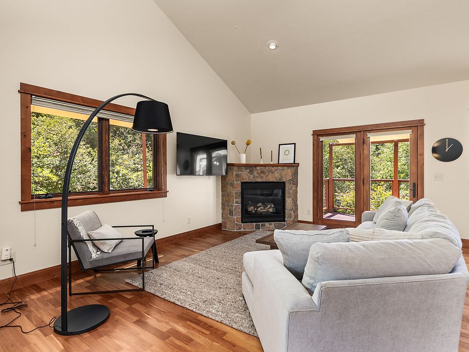 Upstairs Living Area