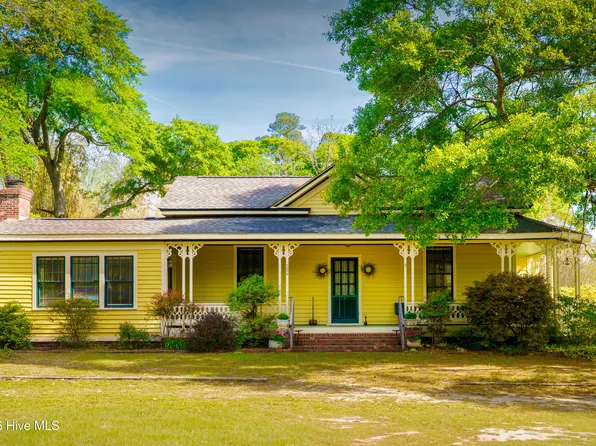 524 Carthage Street, Cameron, NC 28326