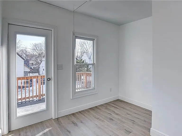 1308 W 87th St — Photo 10