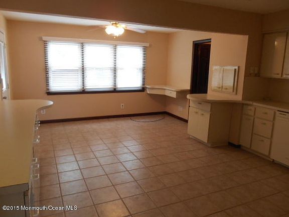 5th image of 3144 Oceanic Dr