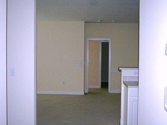 4th image of 10643 Hill Point Ct
