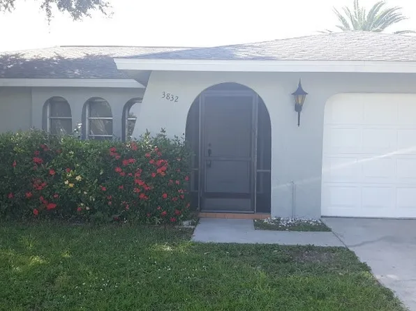 3832 SE 7th Ave, Cape Coral, FL 33904