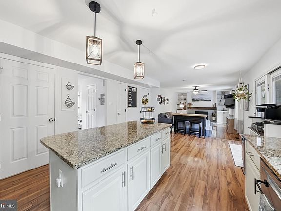 5th image of 10951 Thistlewood Ct