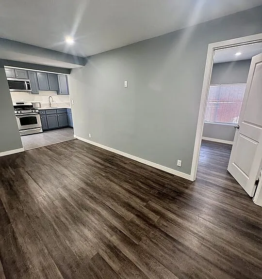 2911 W Florence Ave — Photo 8