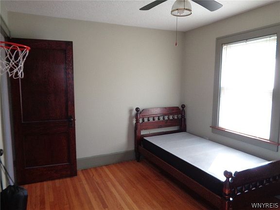 5th image of 96 Somerton Ave