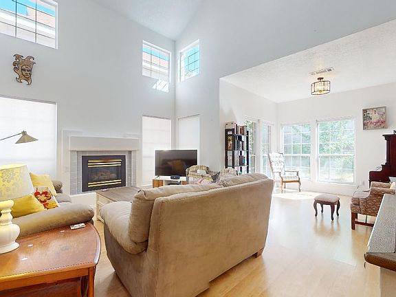 5th image of 7628 Copperfield Dr NE