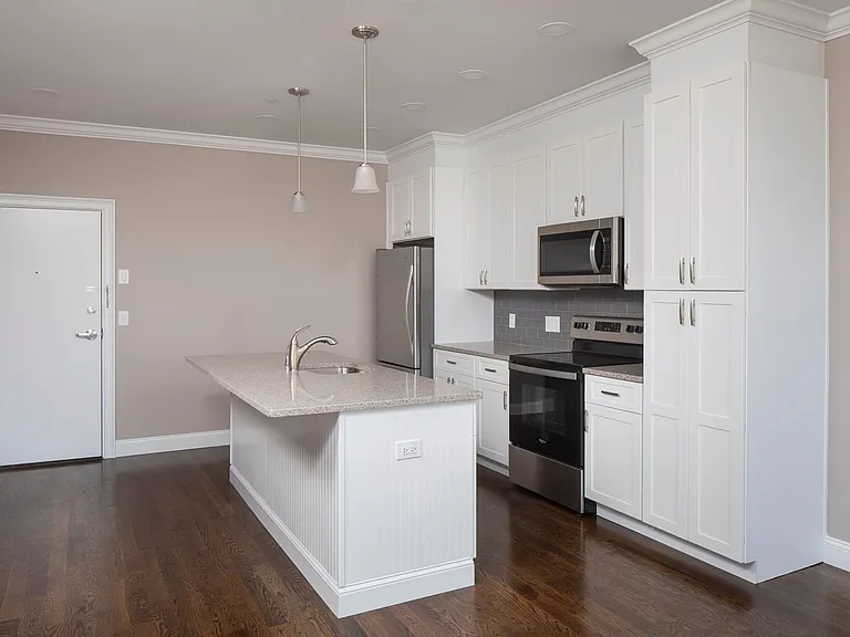 121 N Washington Ave — Photo 5