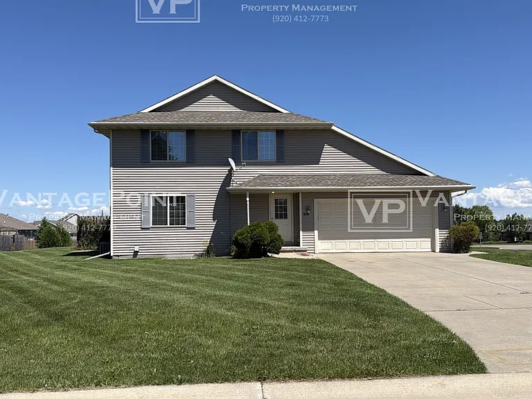 1862 Golden Bell Dr — Photo 2