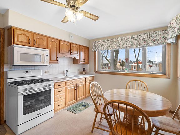 5th image of 3520 Sunset Ln