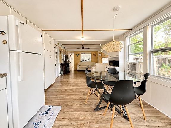 5th image of 210 West Rd #24