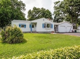 160 Woodcrest Dr, Chicopee, MA 01020
