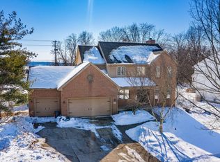 180 Oakwood Ct, Westerville, OH 43081