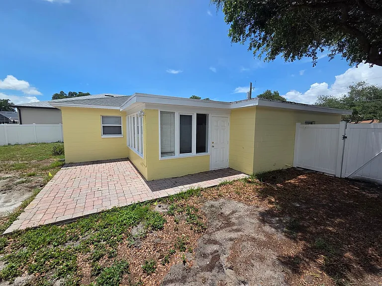 2910 W Pearl Ave — Photo 19