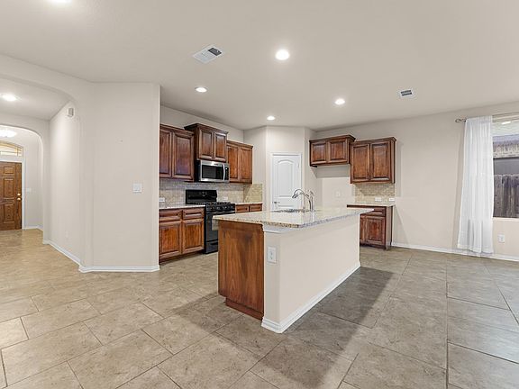 3rd image of 6621 Hall Of Fame Blvd