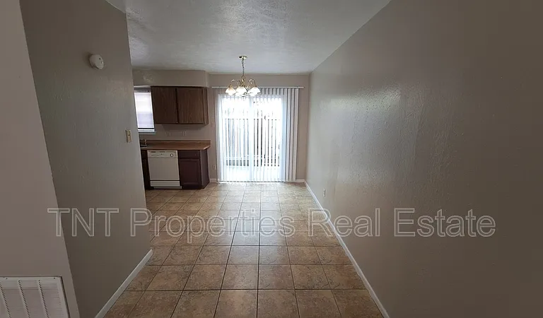 1906 Barak Ln #9 — Photo 7