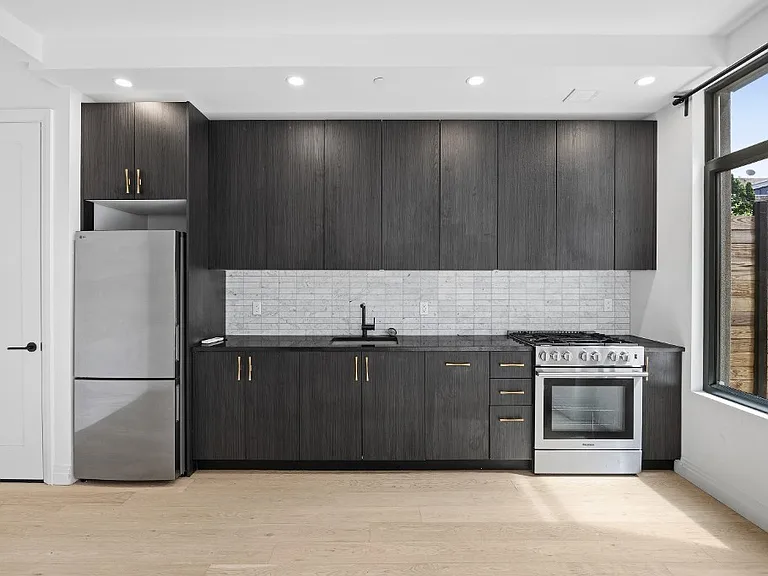 875 4th Ave #117 — Photo 7