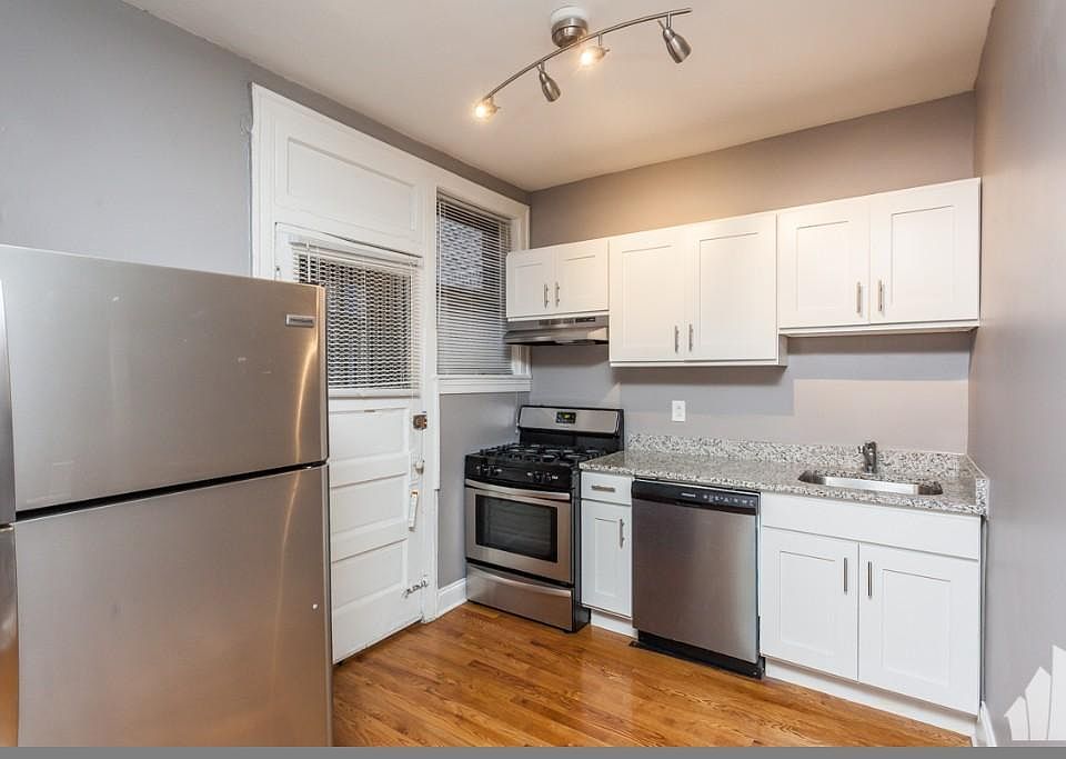 1st image of 632 W Stratford Pl APT 3S