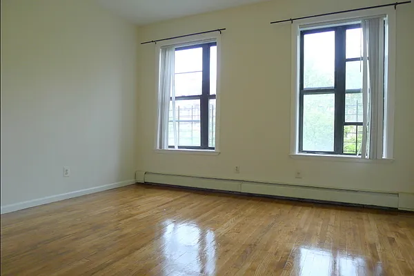 Rented by Compass | media 18