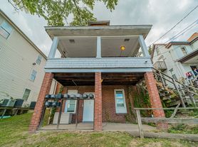 719/721/723 Naomi St