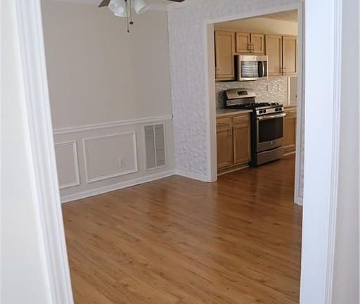 3rd image of 2079 Riverlanding Cir