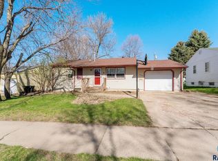 3408 E 24th St, Sioux Falls, SD 57103